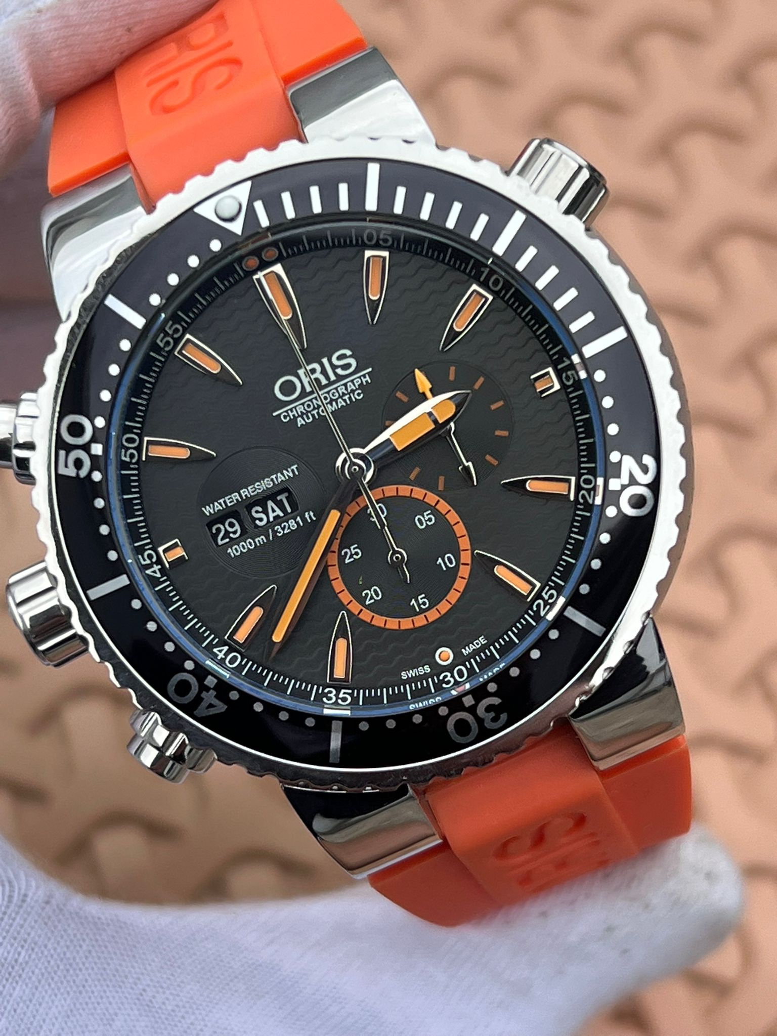 MM2609- Oris Chronograph Day-Date Orange 44mm